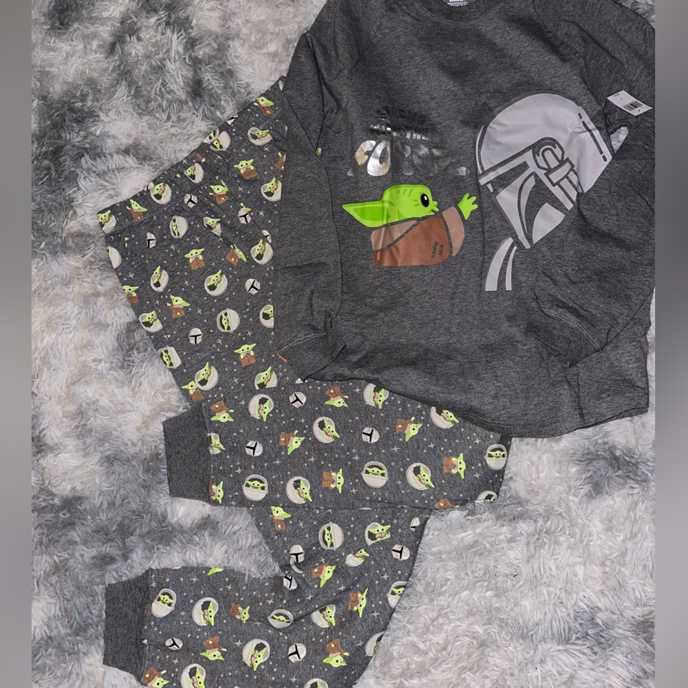 Star Wars Mandalorian & Grogu Pajama Set Gray - NWT Small - Picture 6 of 6